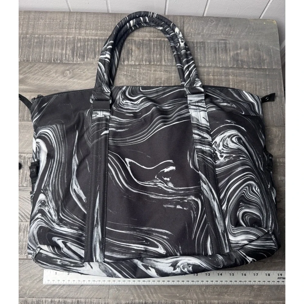 Herschel‎ Supply Company Strand Paint Pour Black Duffle Bag Diaper Gym Travel